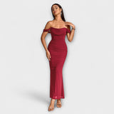Ione - Bodycon suknelė su atvirais pečiais ir raukiniais