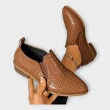 Veronika – Elegantiški Slip-On Batai su Žemu Kulnu