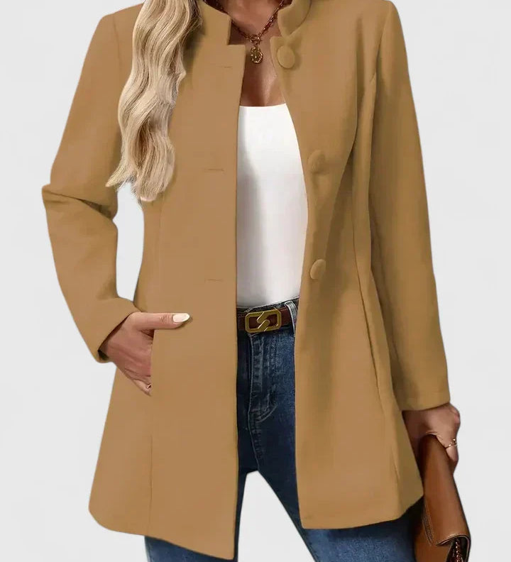 Carmelyssa – Elegantiška striukė